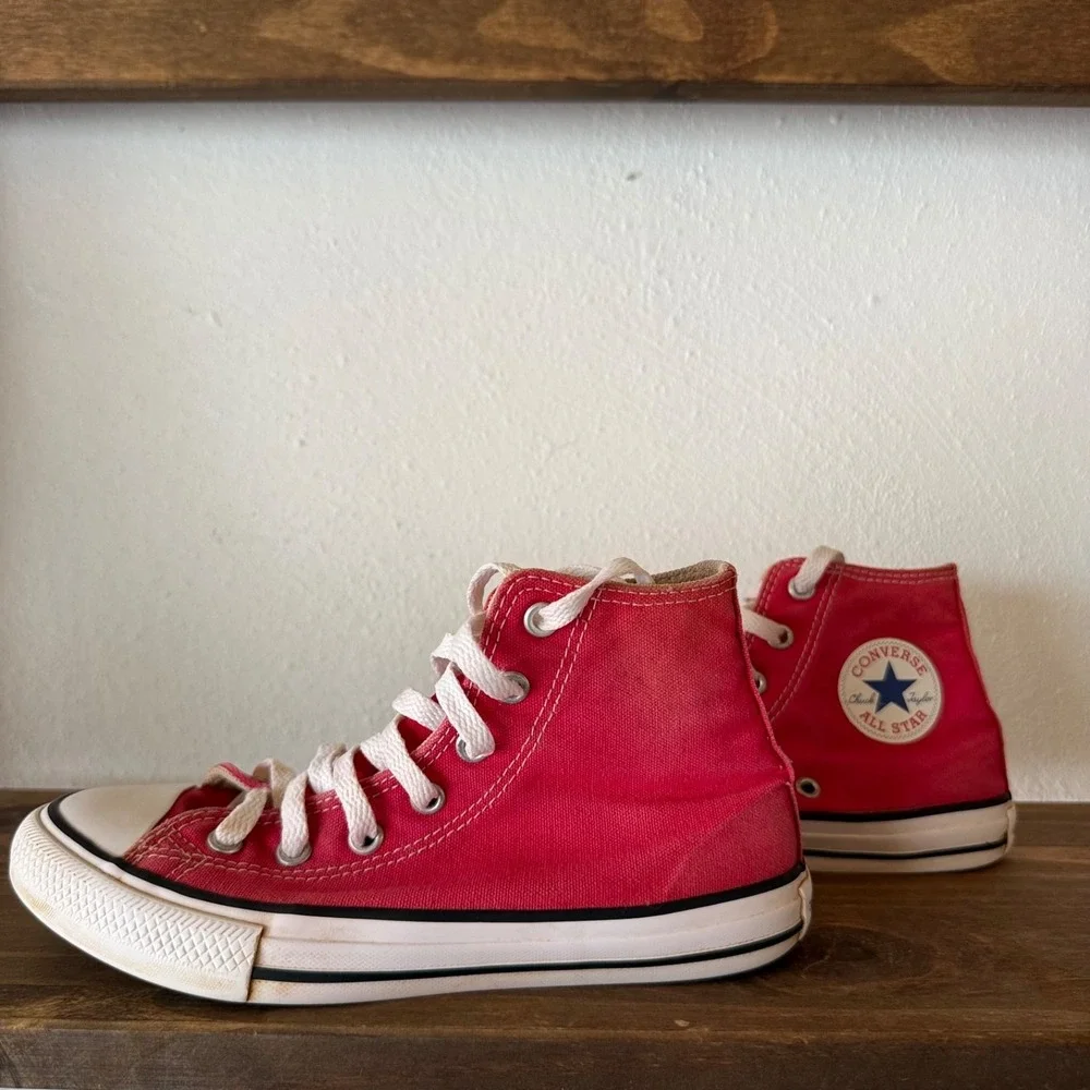 Converse Chuck Taylor All Star Hi Red Canvas Youth Size 2 Sneakers